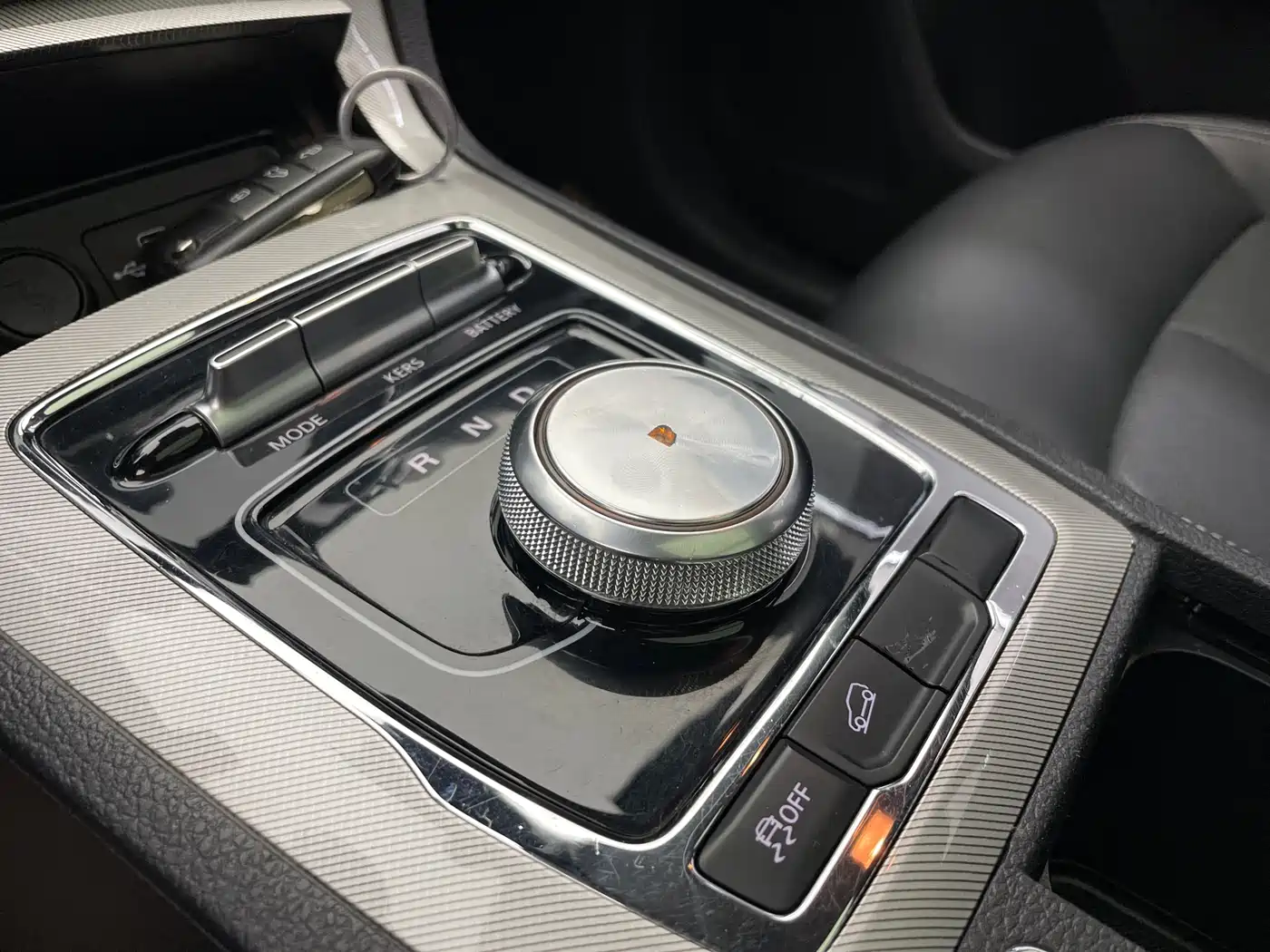 ROEWE RX5 NEW ENERGY