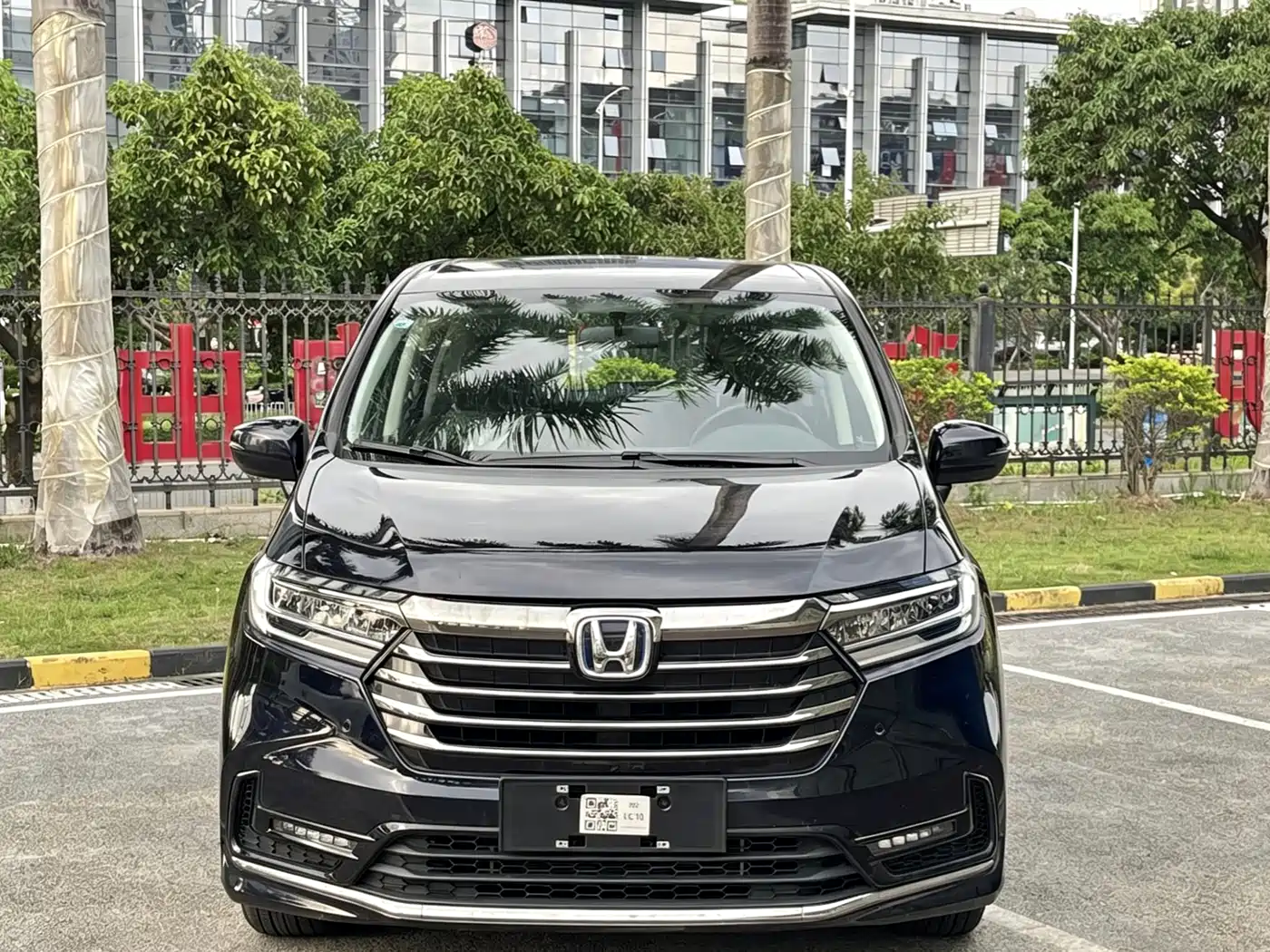 Honda Odyssey 2026 2.0L e:HEV Sharp Delight Edition фото 2