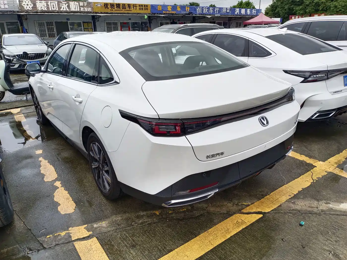 Фото 16 - Changan Eado