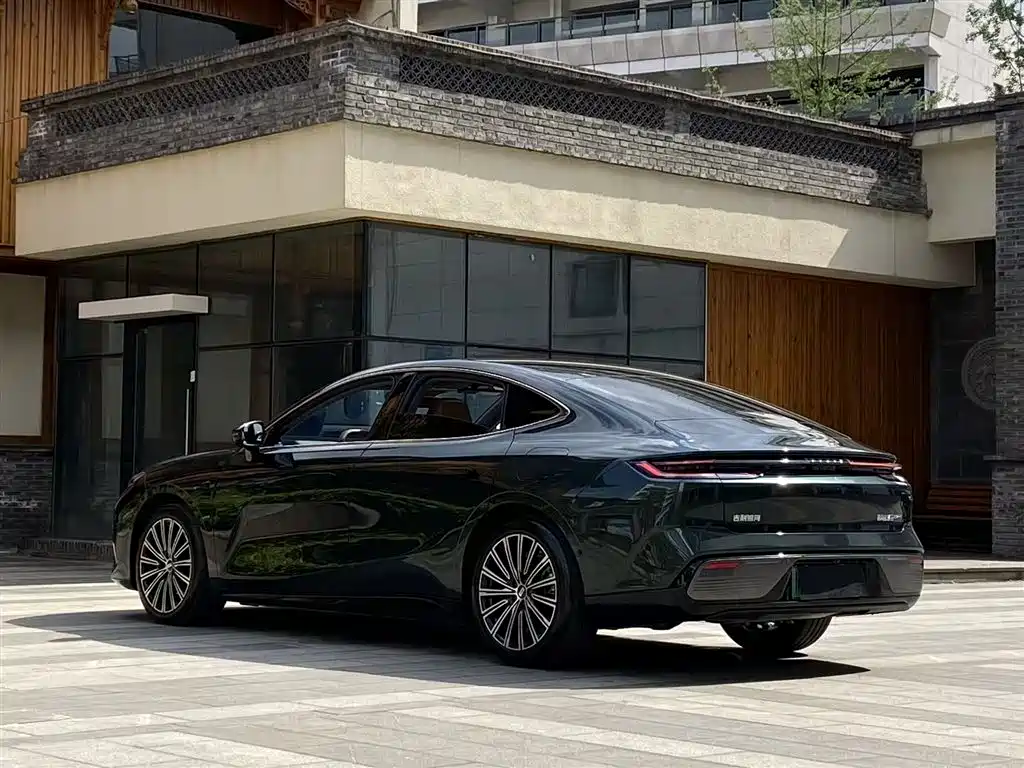 Geely Galaxy Galaxy Xingyao 8 2025 130km EM-P Starship Edition фото 5