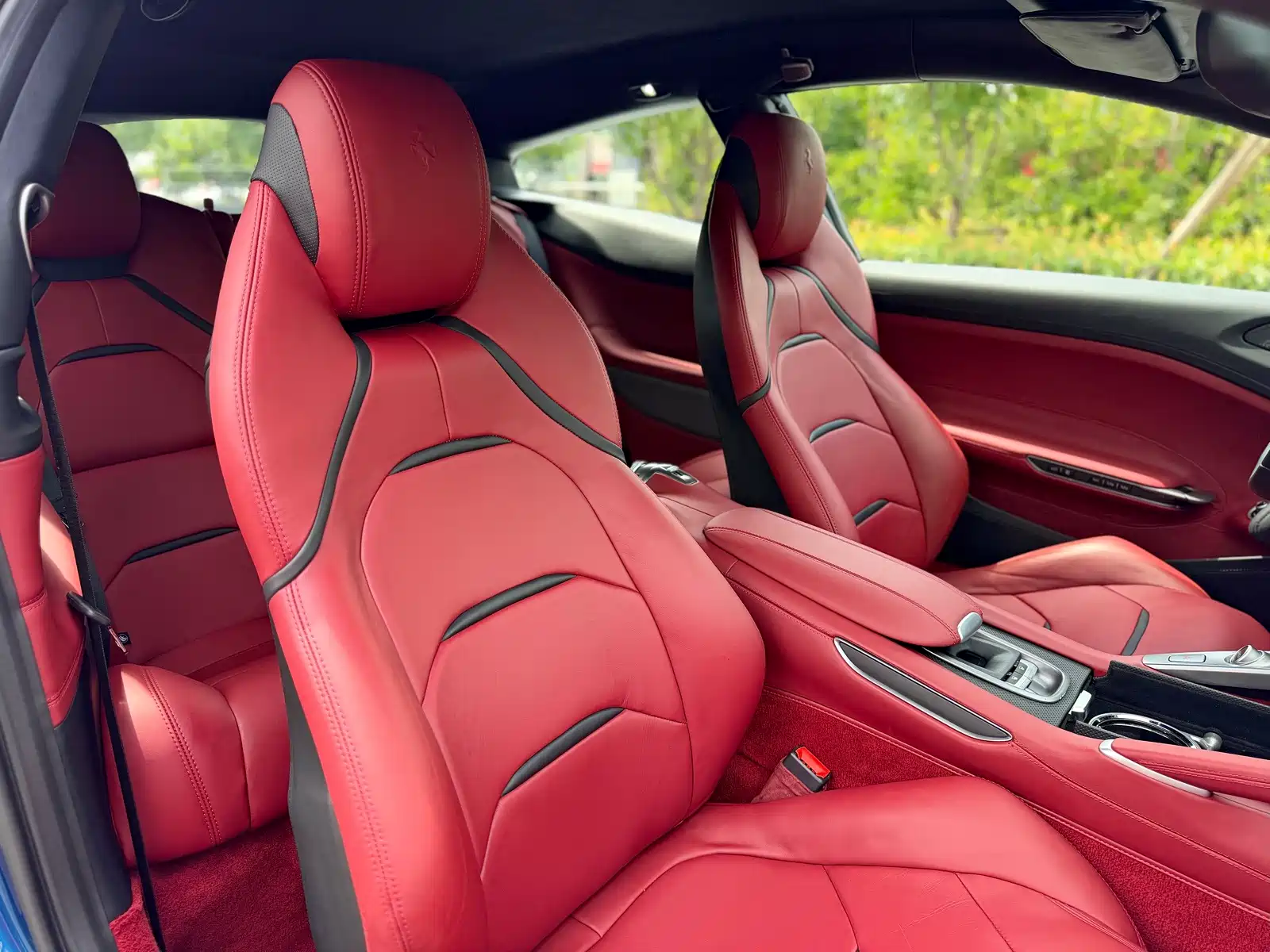 Photo 19 - Ferrari GTC4Lusso