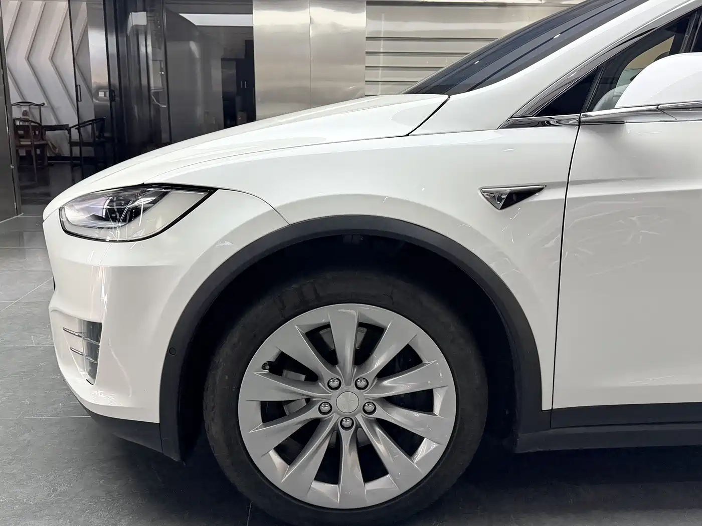 TESLA MODEL X