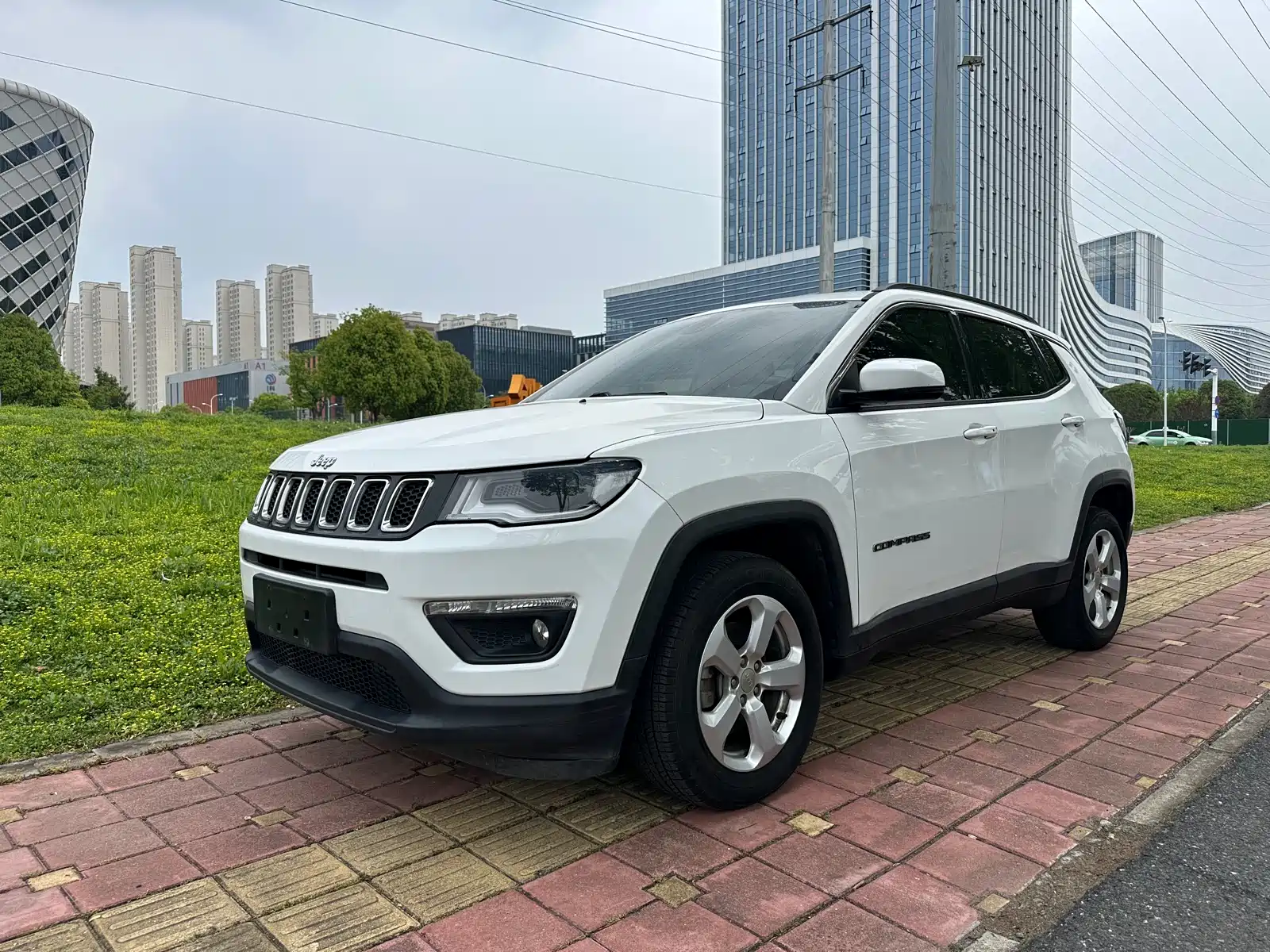 Фото 1 - Jeep Compass