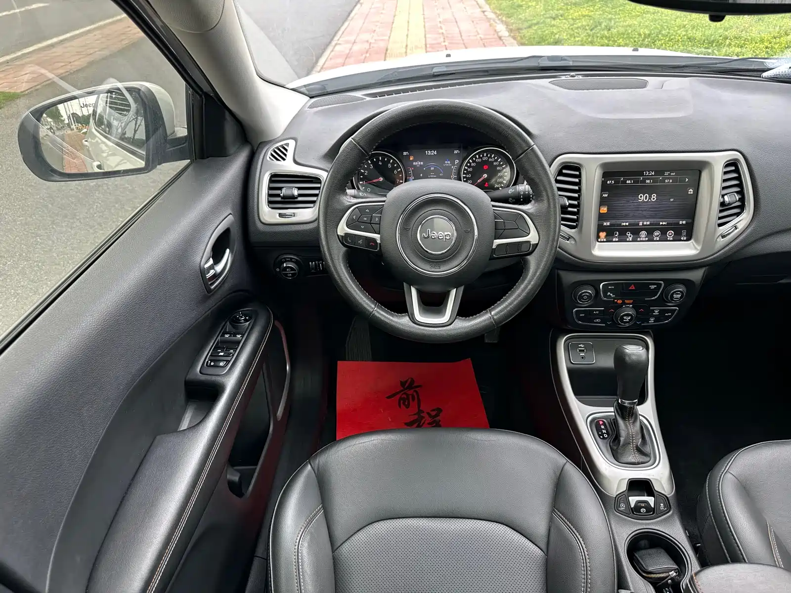 Фото 17 - Jeep Compass