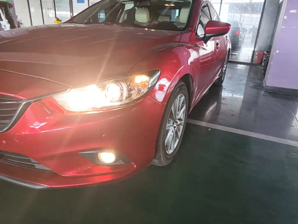 Фото 24 - Mazda Atenza