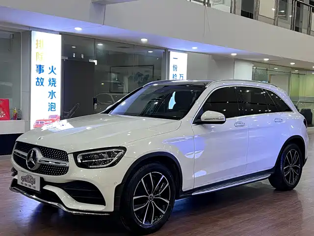 MERCEDES-BENZ GLC