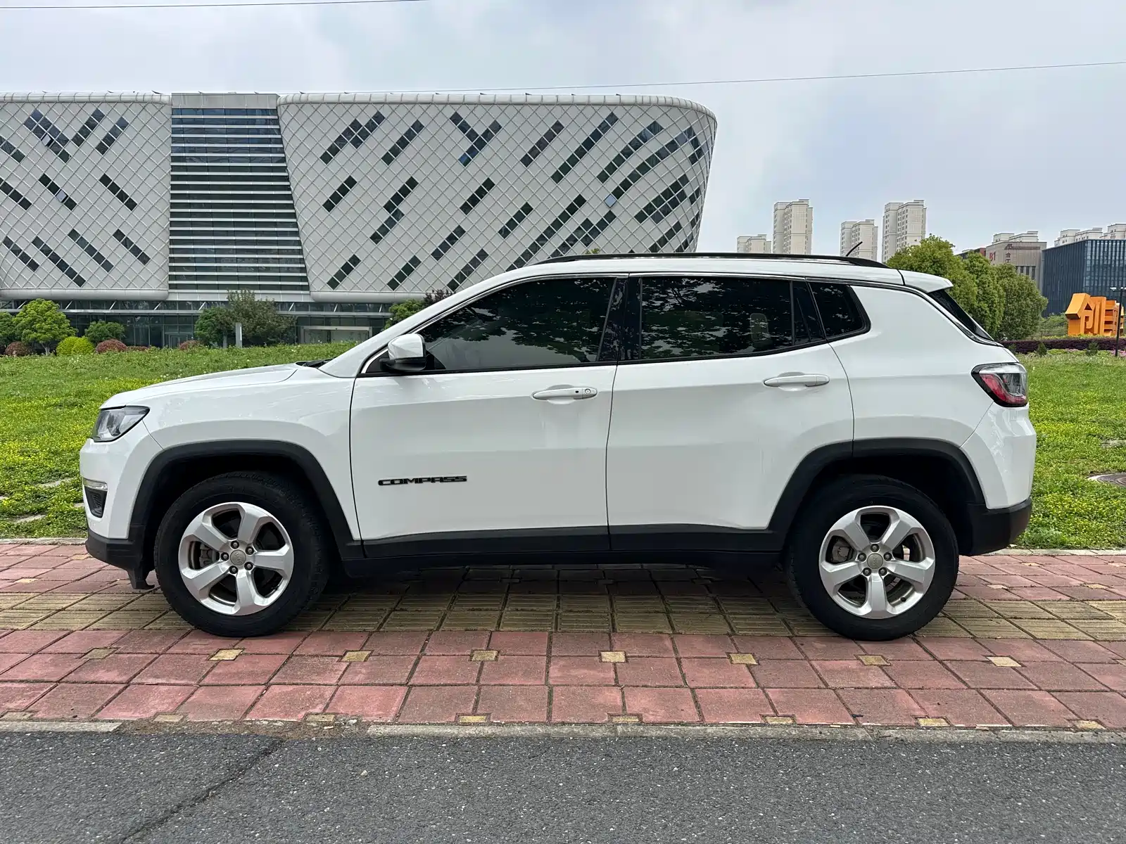 Фото 3 - Jeep Compass