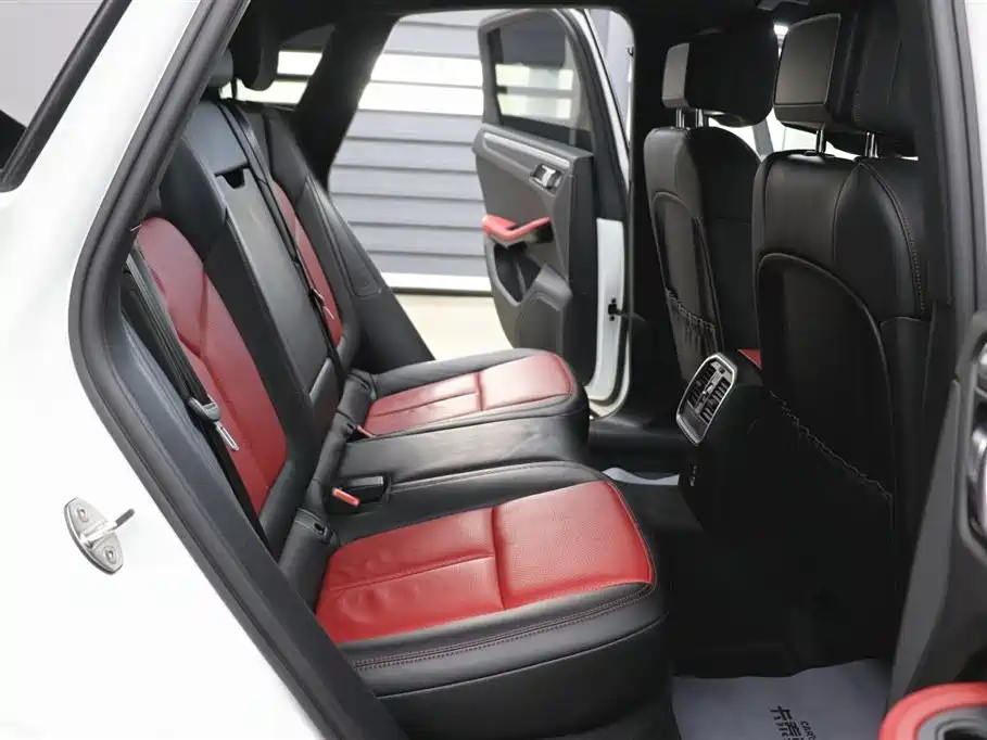 Porsche Macan 2021 Macan 2.0T фото 26