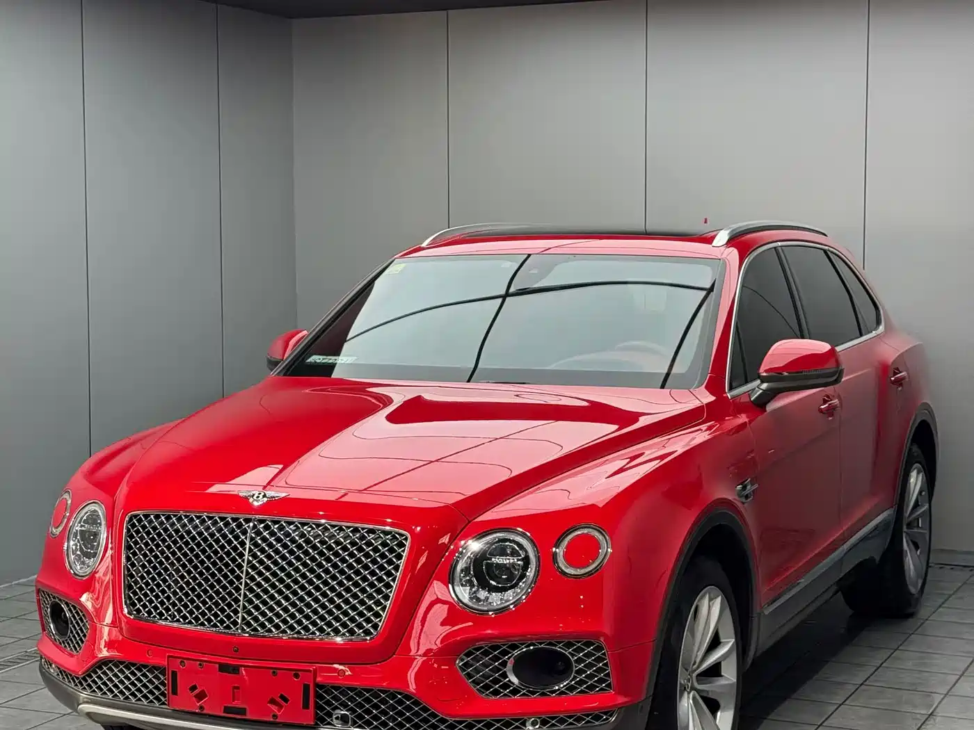 Bentley Bentayga 2018 — пригон из Китая