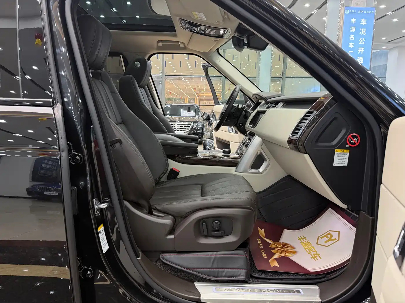 Land Rover Range Rover 2017 3.0 SC V6 Vogue LWB (Long Wheelbase) фото 7