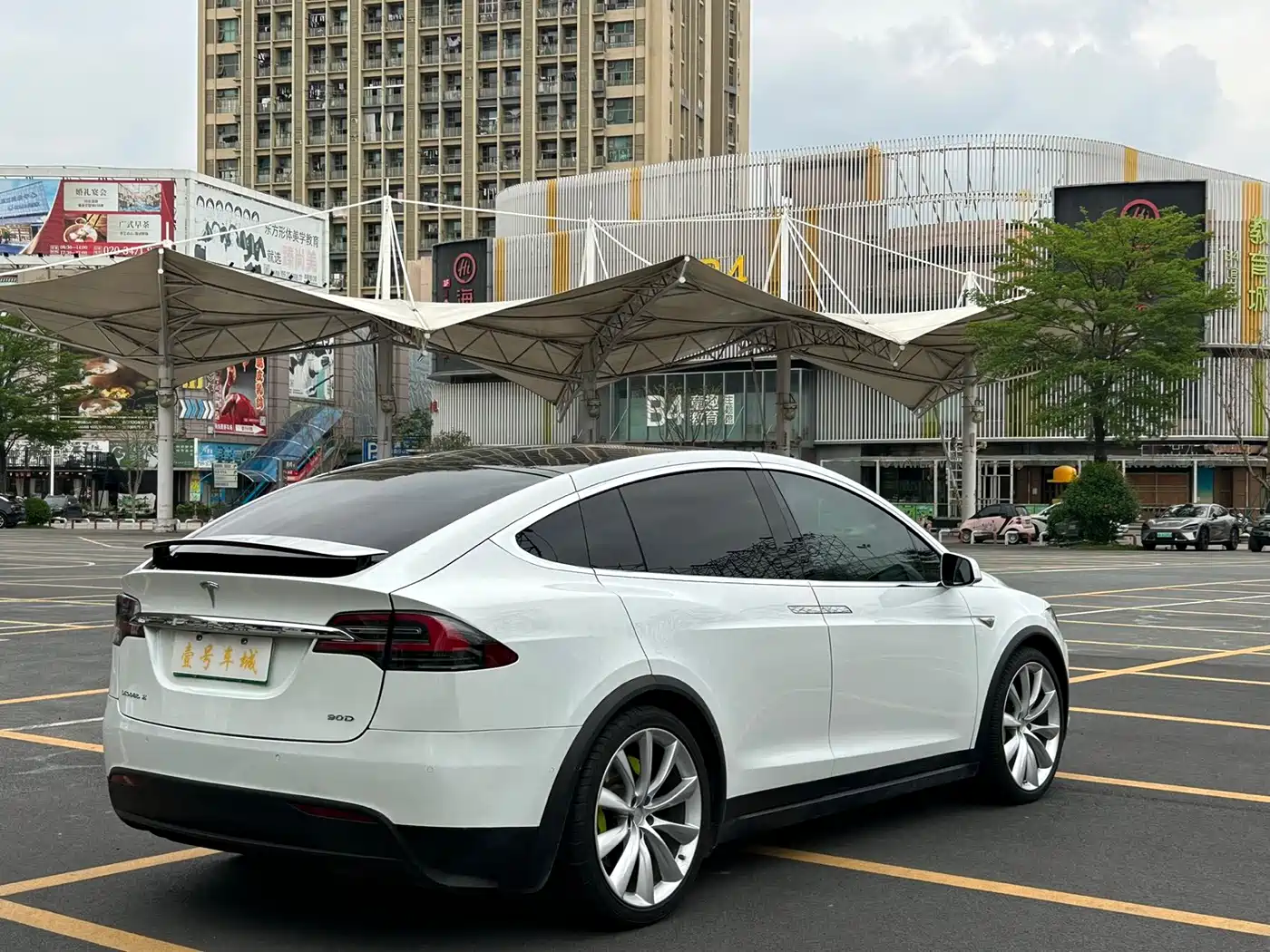 TESLA MODEL X