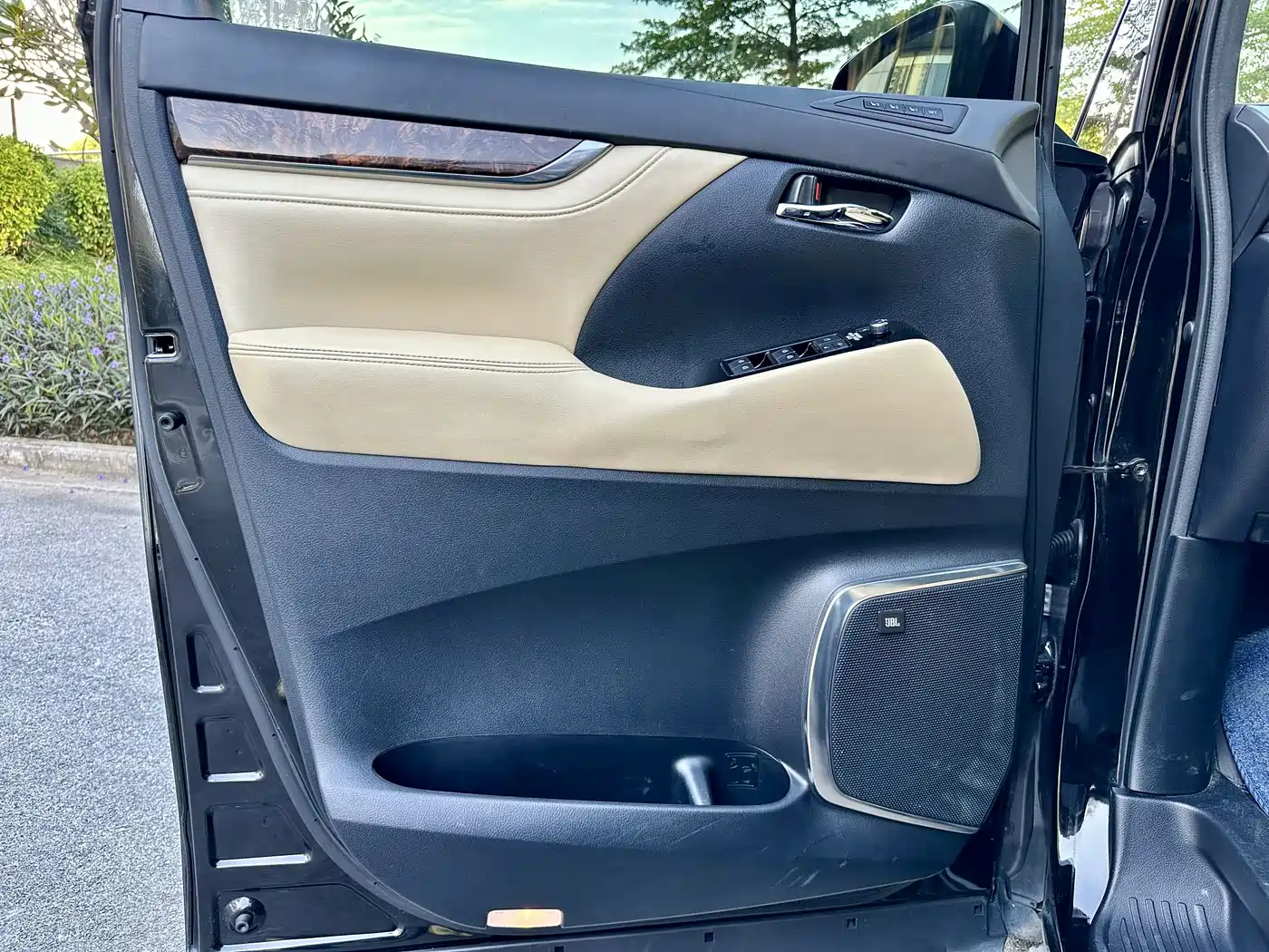 Toyota Alphard 2018 Facelift 3.5L Premium Edition фото 22