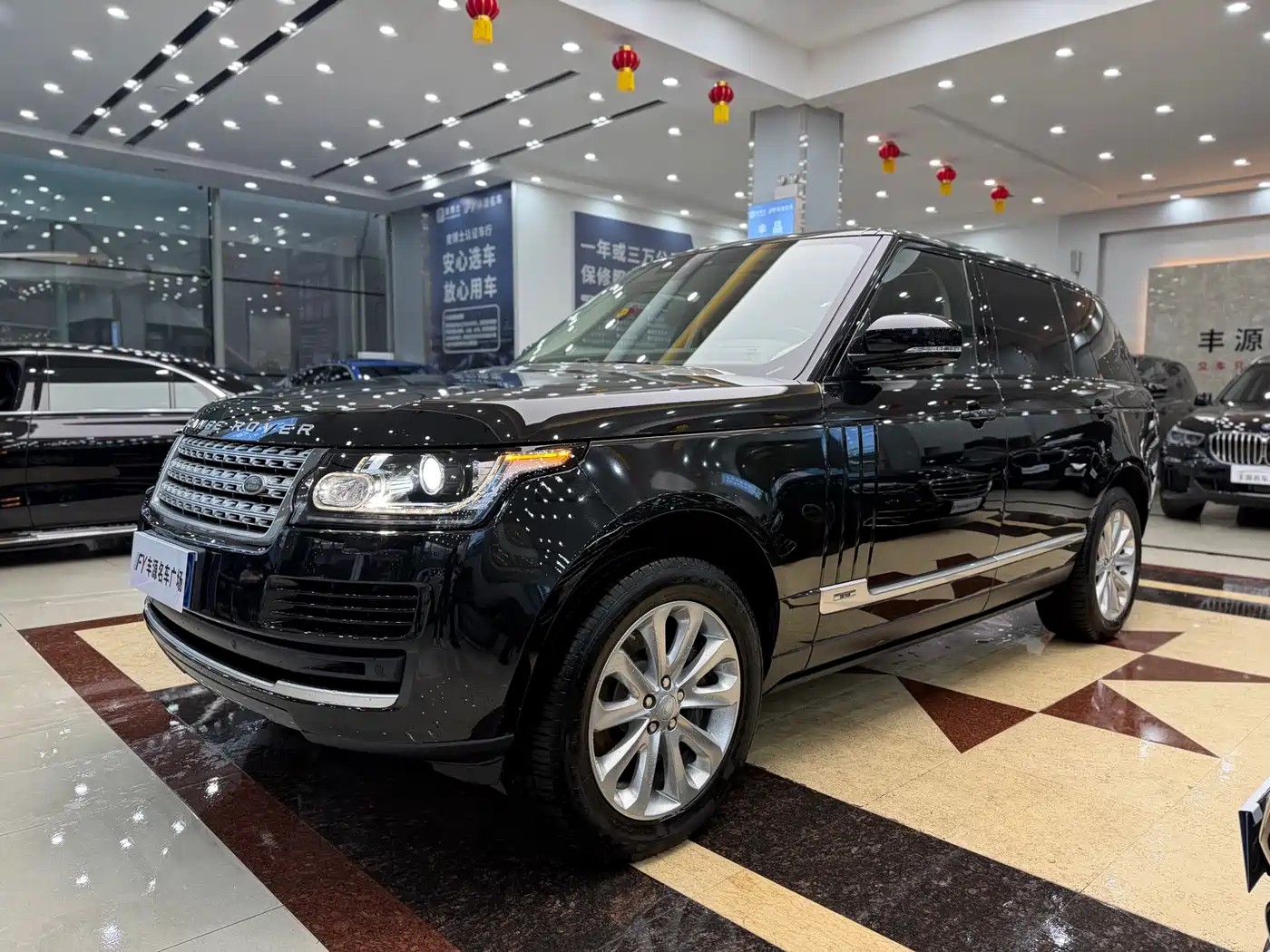 Land Rover Range Rover 2017 3.0 SC V6 Vogue LWB (Long Wheelbase)