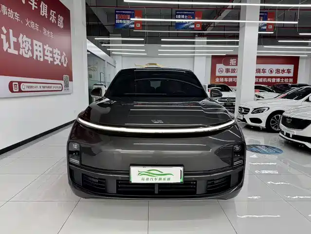 Li Auto Li Xiang L9 2023 Model Pro — фото 2