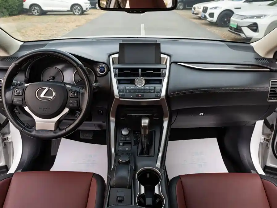 Фото 5 - Lexus NX