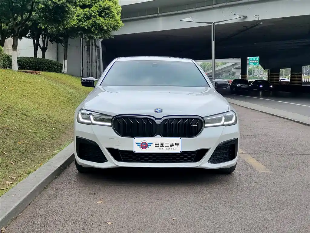 BMW 5 SERIES