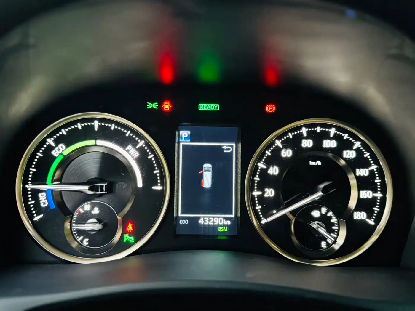 Toyota Alphard 2019 Hybrid 2.5L Luxury фото 21