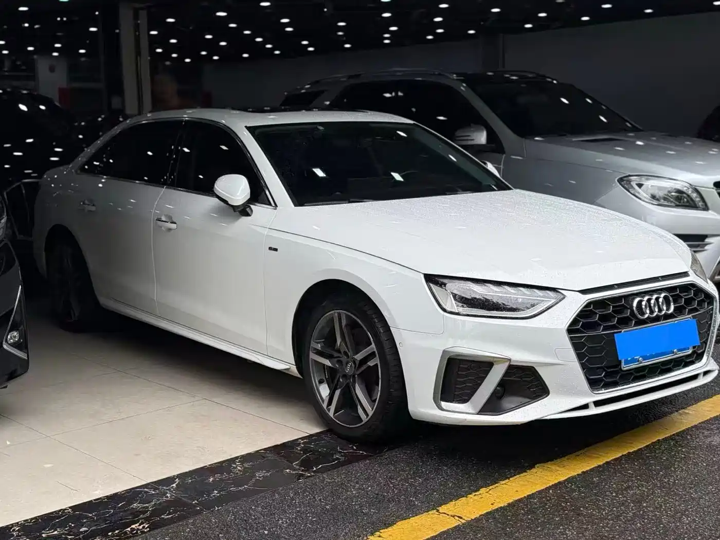 Фото 3 - Audi A4L