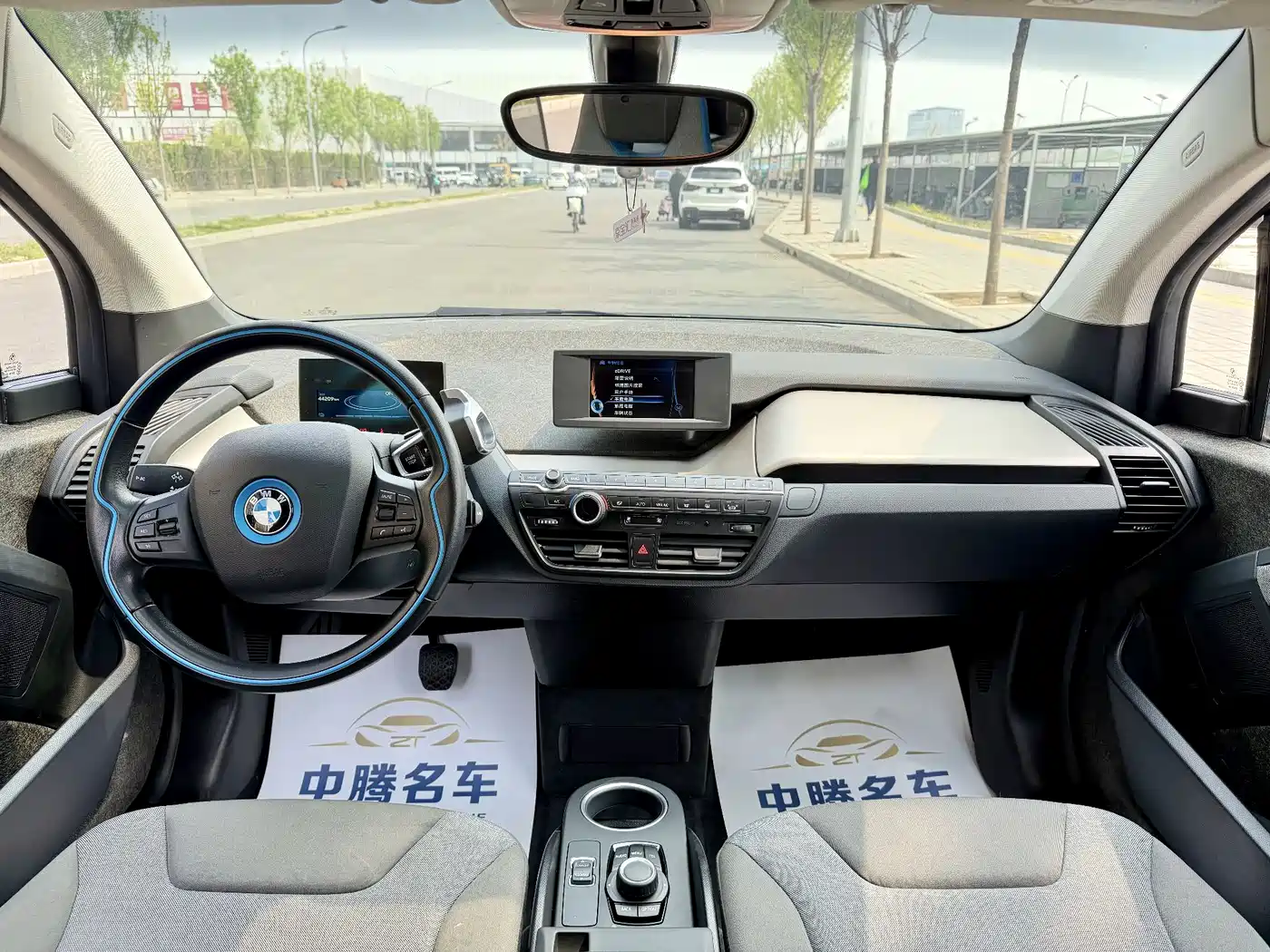 BMW I3