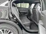 Фото 18 - Cadillac XT4