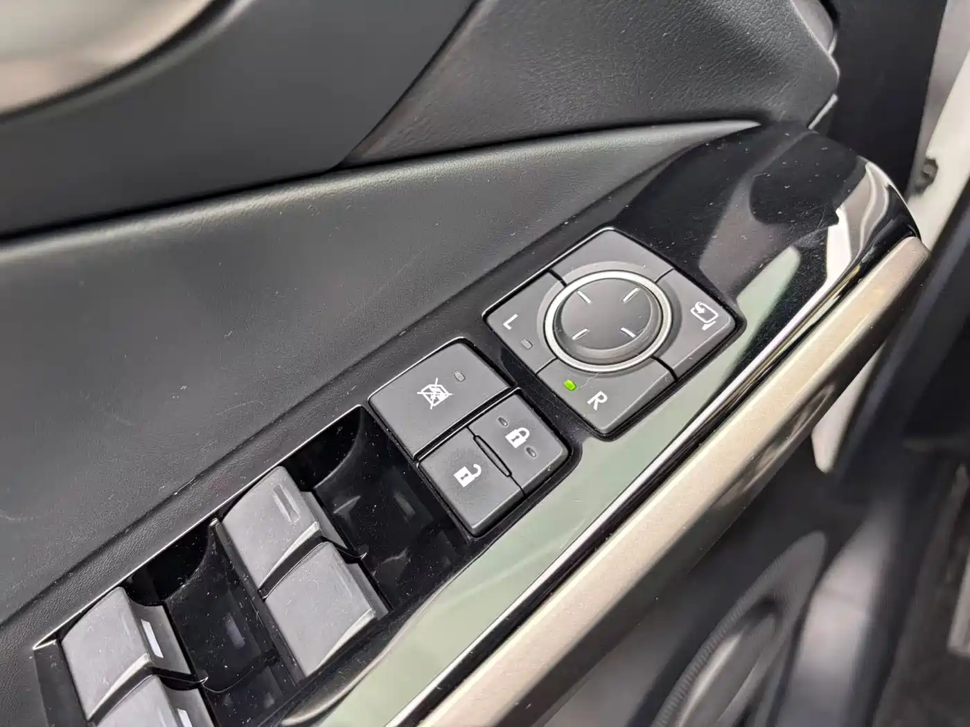 Lexus IS 2018 2017 300 Leading Edition