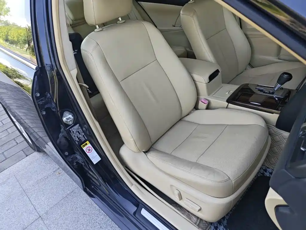 Фото 25 - Toyota Camry
