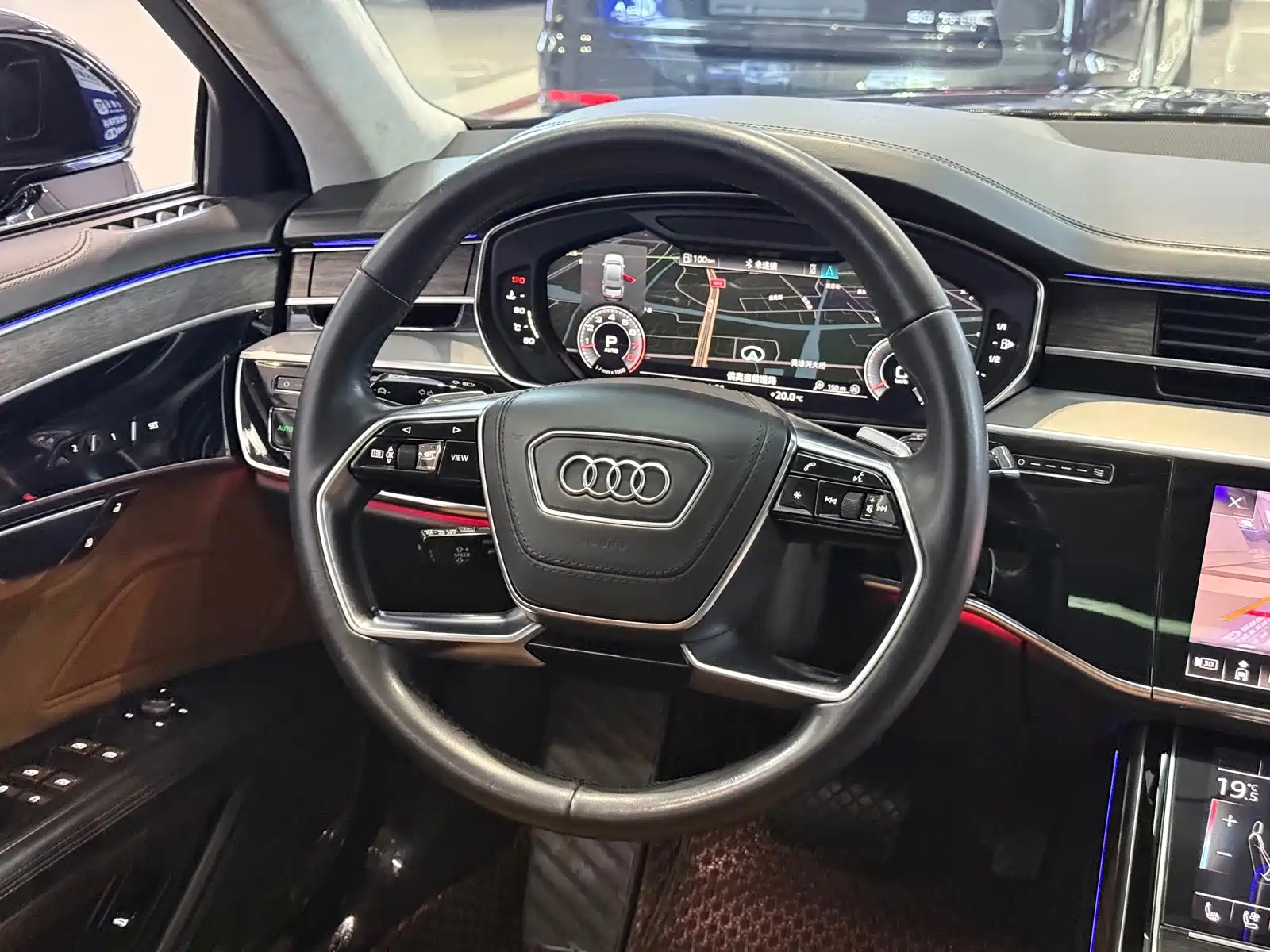 Фото 5 - Audi A8