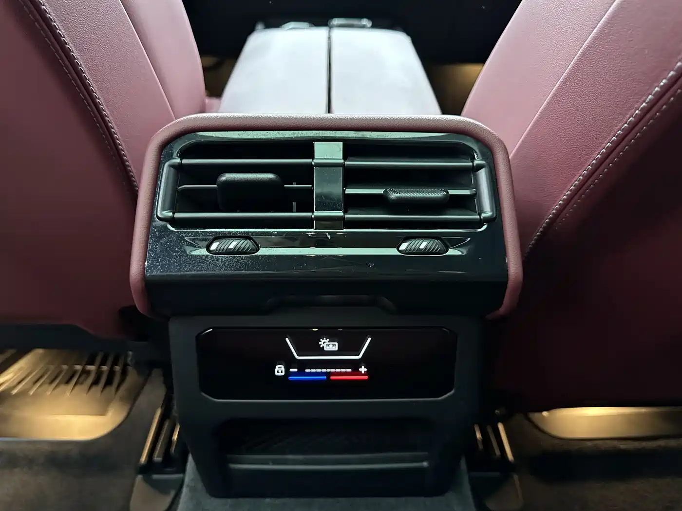 BMW 5 Series 2024 530Li Leading M Sport Package фото 14