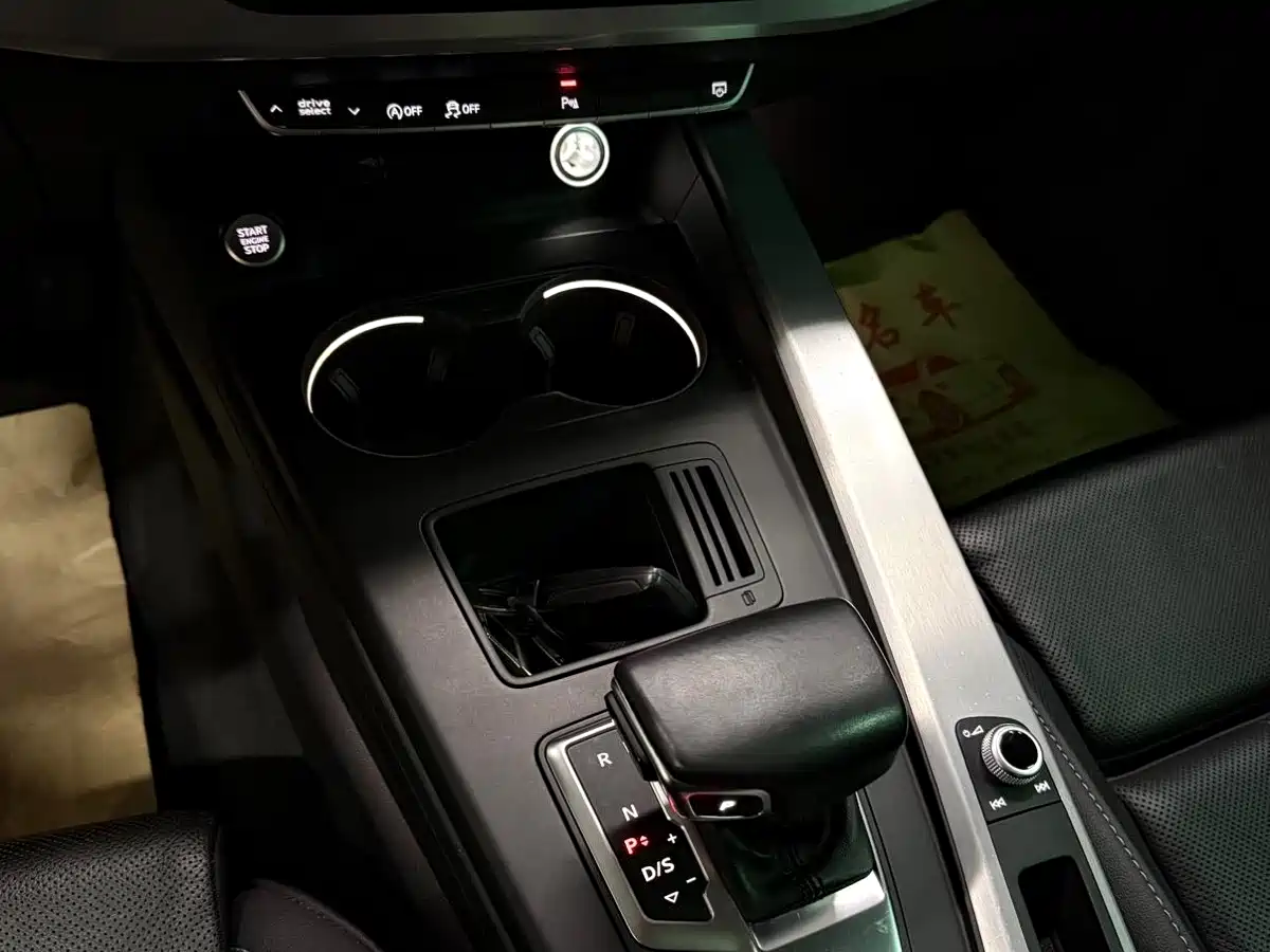 Audi A4L 2020 40 TFSI Fashion Dynamic Edition фото 7