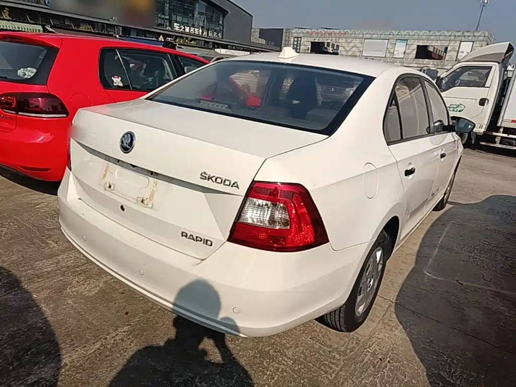 صورة 7 - Škoda Rapid
