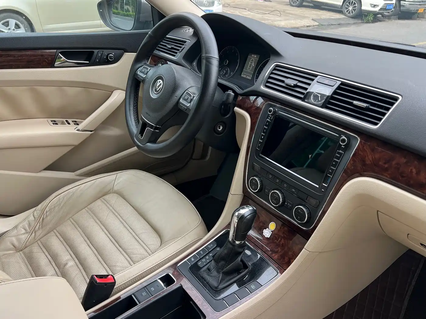 Volkswagen Passat 2011 2011 1.8TSI DSG Royal Edition