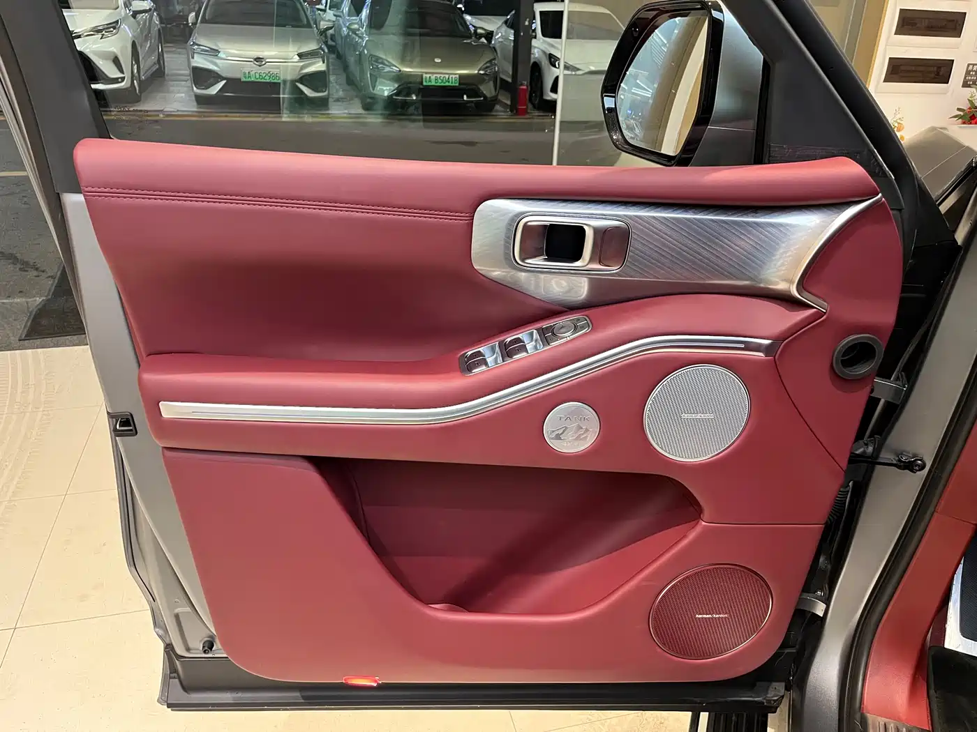 TANK TANK 700 NEW ENERGY