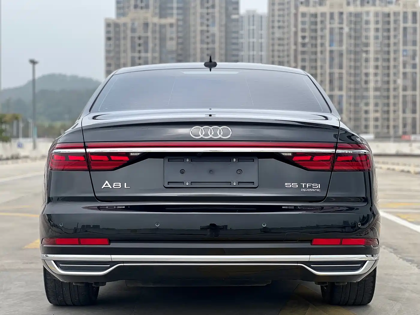 AUDI A8