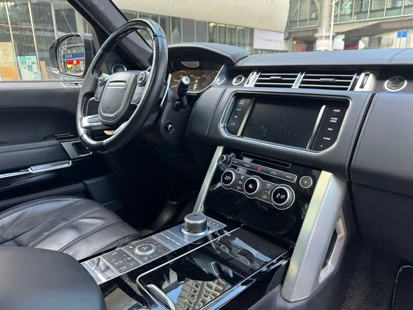 Land Rover Range Rover 2015 3.0 TDV6 Vogue фото 9