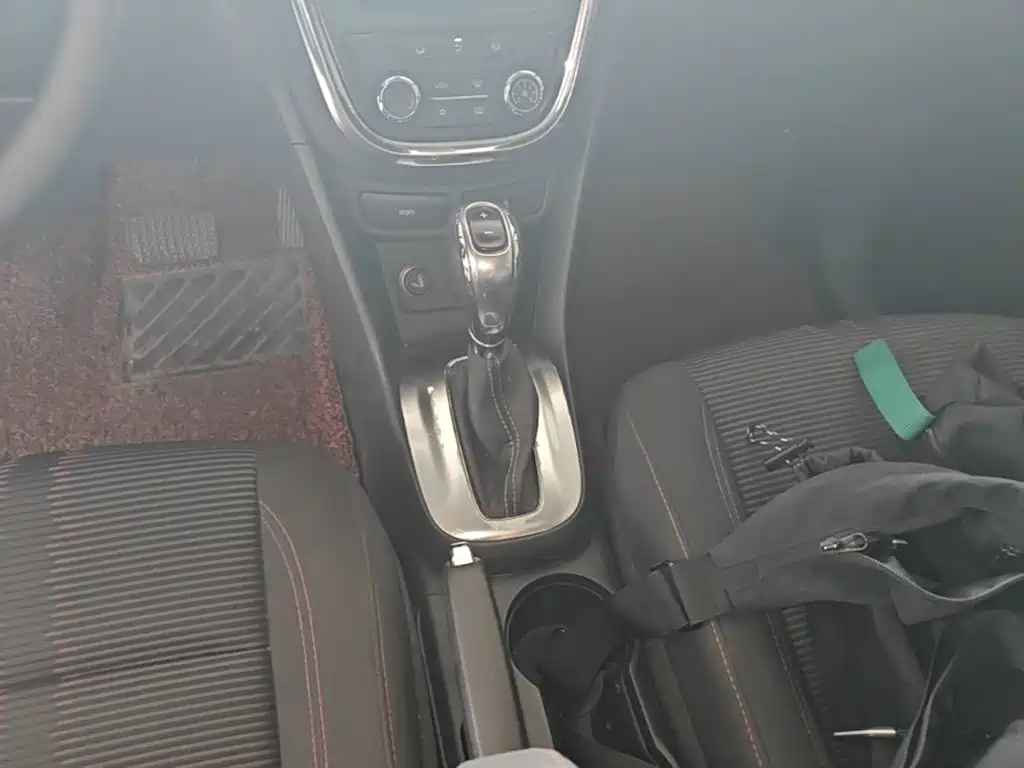 Фото 14 - Buick Encore