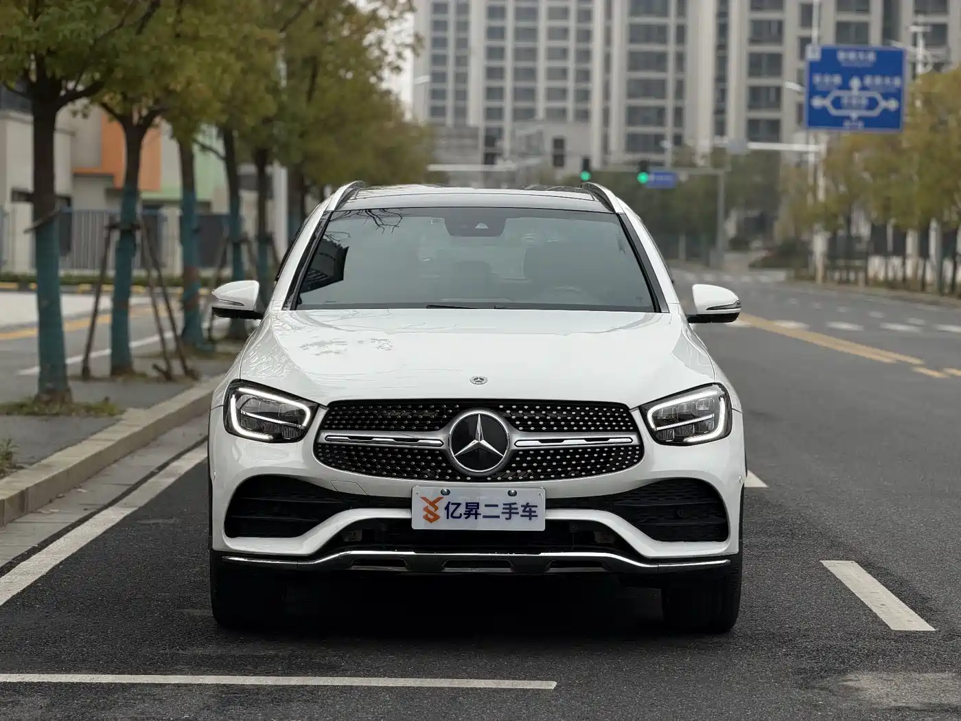 MERCEDES-BENZ GLC
