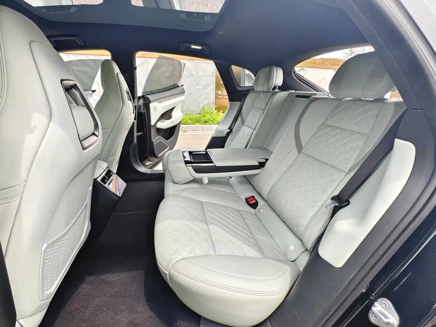 ZEEKR EXTREME KRYPTON 001