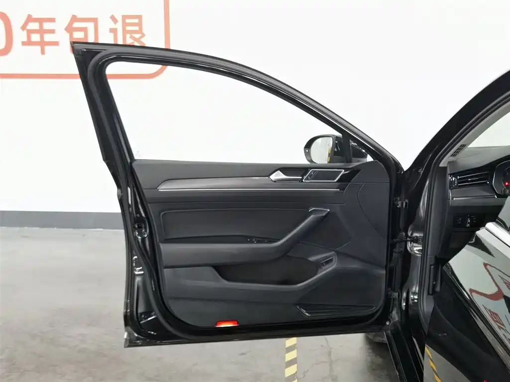 Volkswagen Magotan 2020 330TSI DSG Leading фото 8