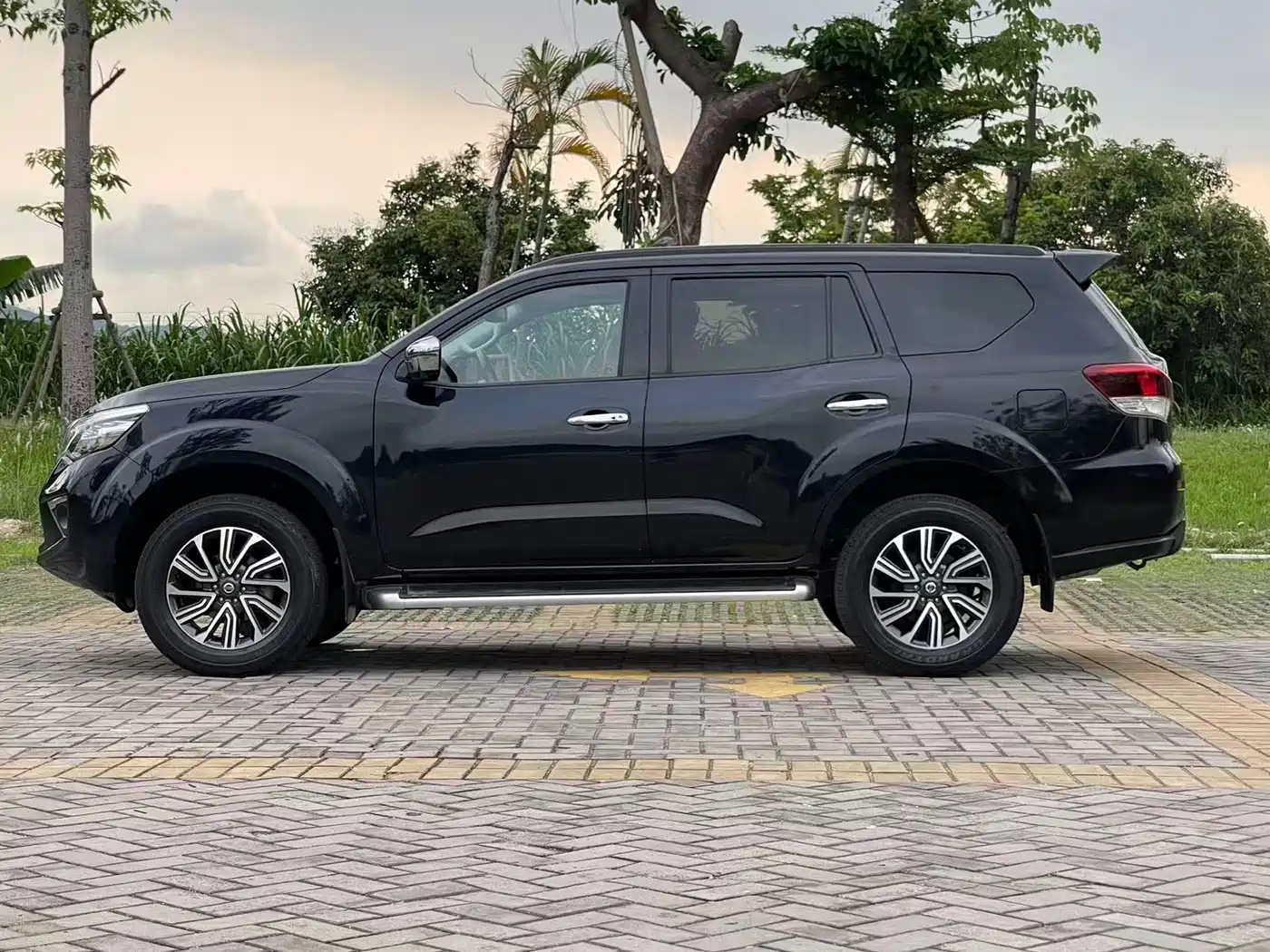 Nissan Terra 2020 2.5L XV 4WD Automatic Flagship Edition фото 7