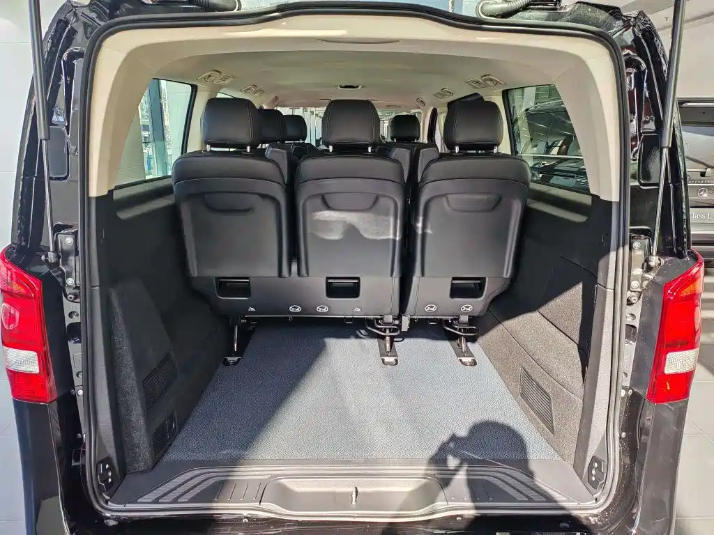 Mercedes-Benz Vito 2024 2.0T Elite Edition 7-Seater фото 11