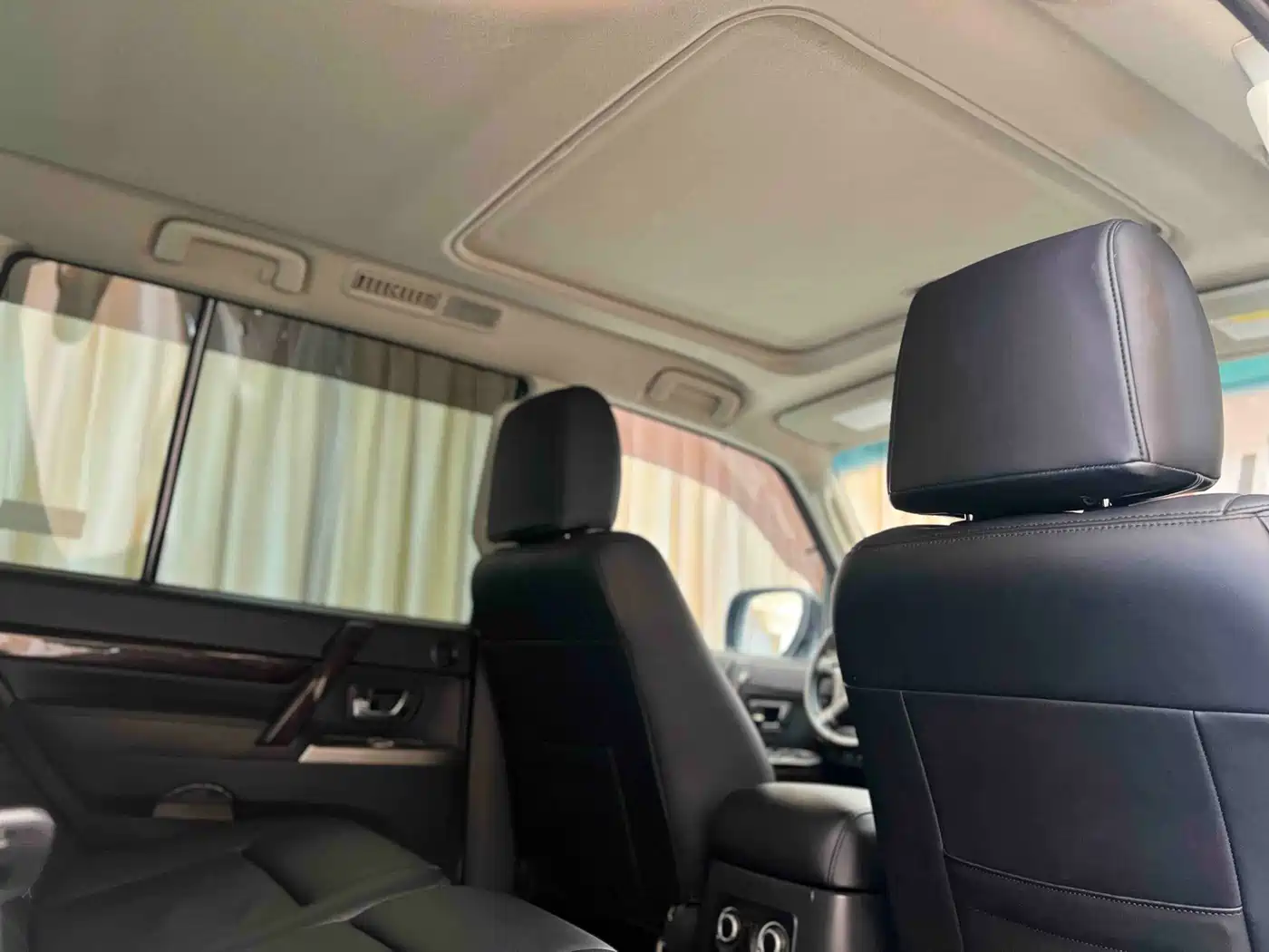 Mitsubishi Pajero (Import) 2016 3.0L Automatic Premium (China V) фото 37