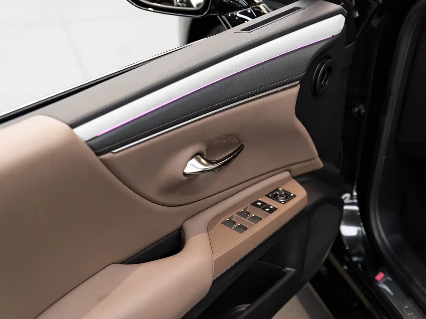 Lexus ES 2025 2025 300h Ultimate Edition