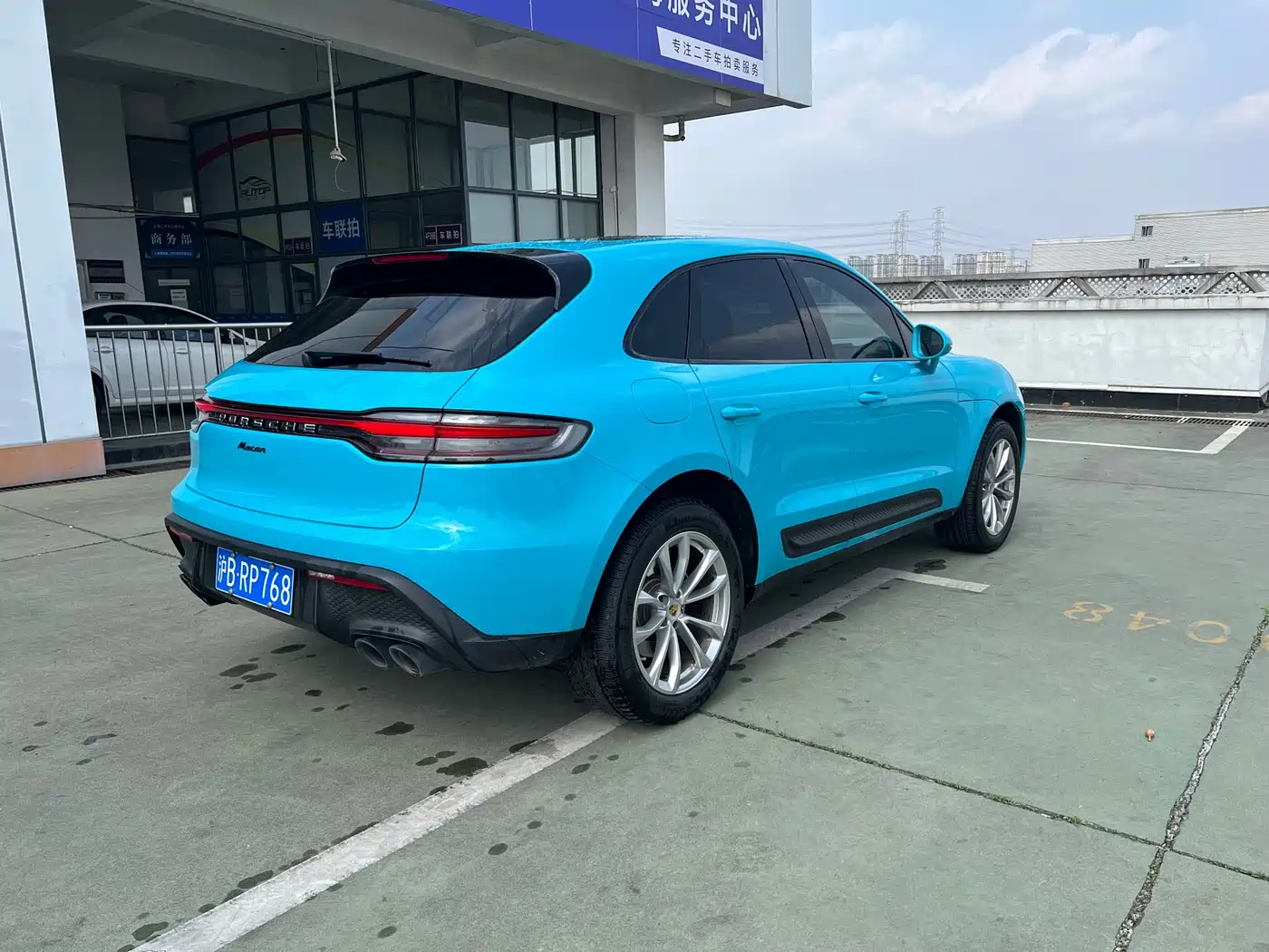 PORSCHE MACAN