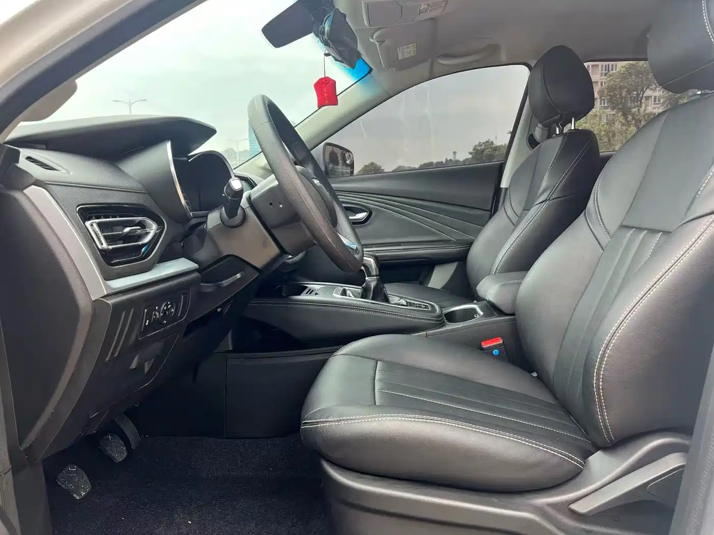 Jetour X70M 2022 2022 1.5T Manual Avant-garde Partner 7-seater