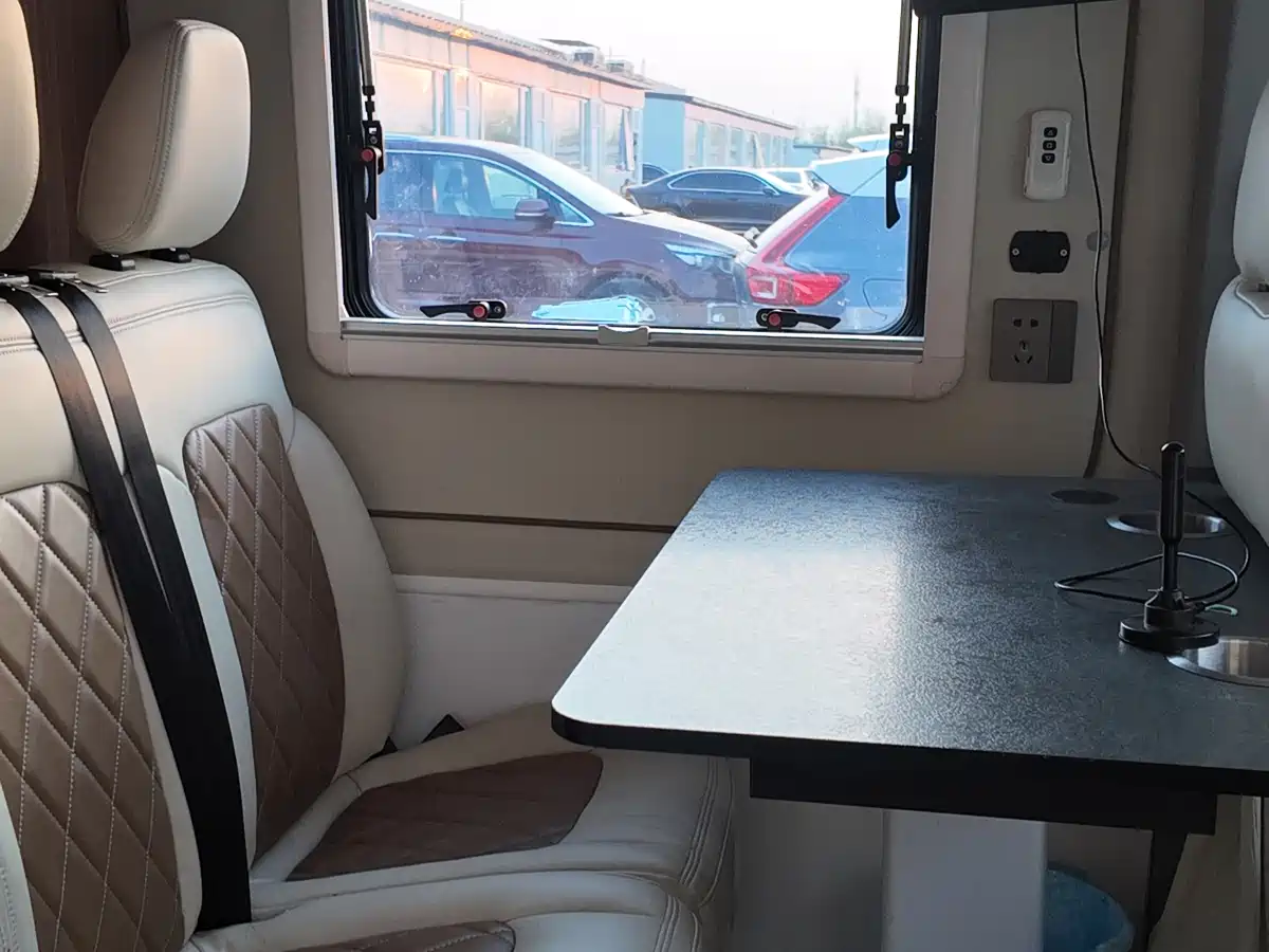 SAIC Maxus MAXUS V90 RV 2021 2.0T Travel Home V90 Self-Contained Class B RV Luxury Transverse Bed фото 10