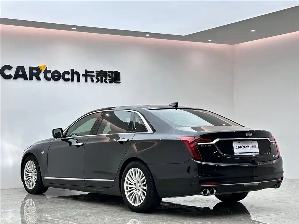 CADILLAC CT6