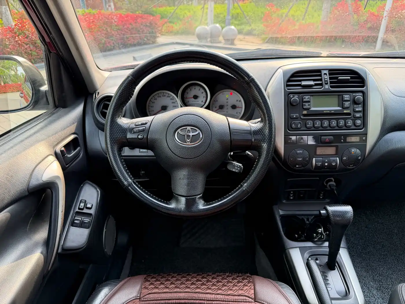 Toyota RAV4 (Import) 2004 Model 2.0 3-Door фото 11