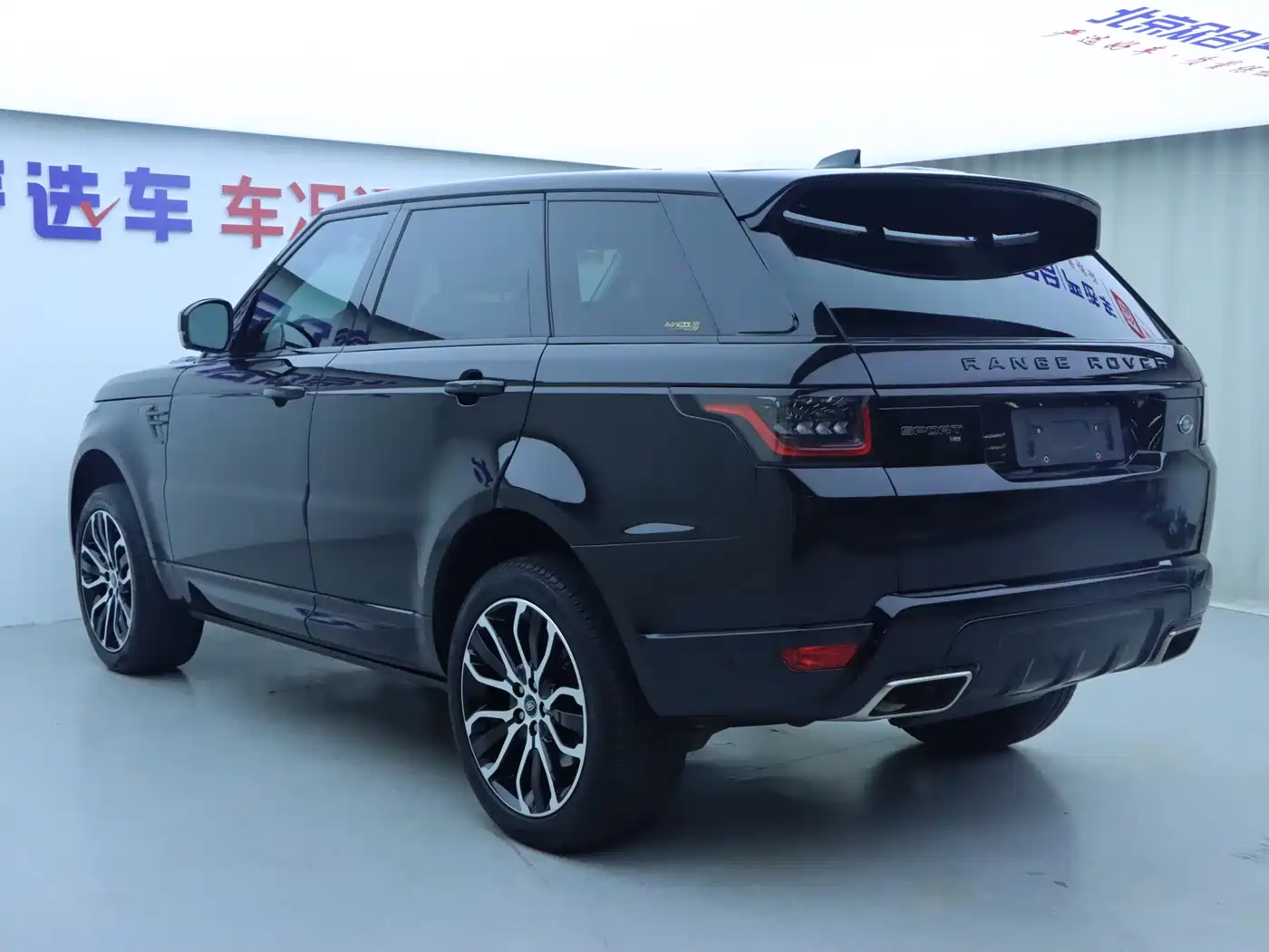 Land Rover Range Rover Sport 2022 3.0 L6 Gloss Black Edition фото 26