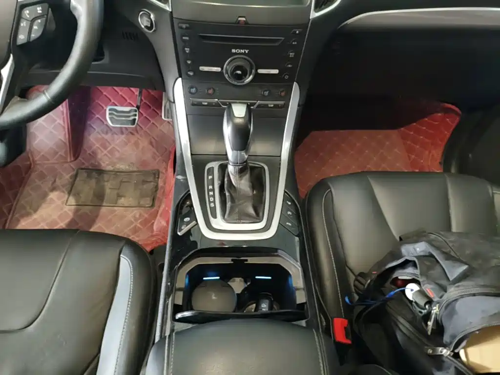 Photo 14 - Ford Edge