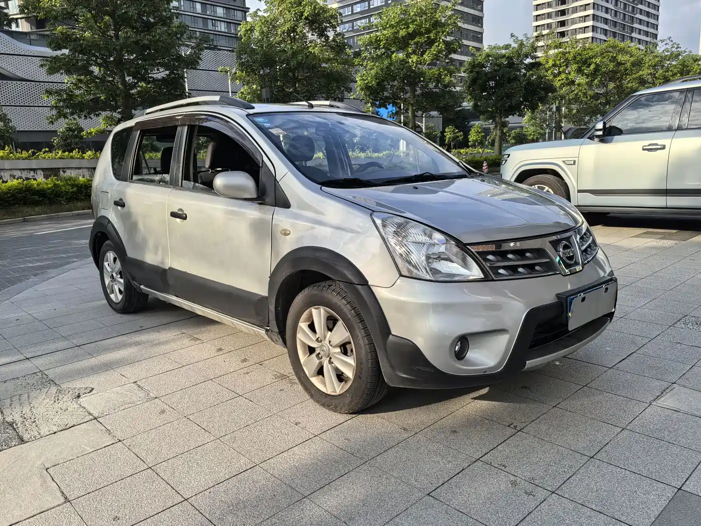 Nissan Livina 2010 2010 Model Sharp Edition 1.6L Automatic Standard Type